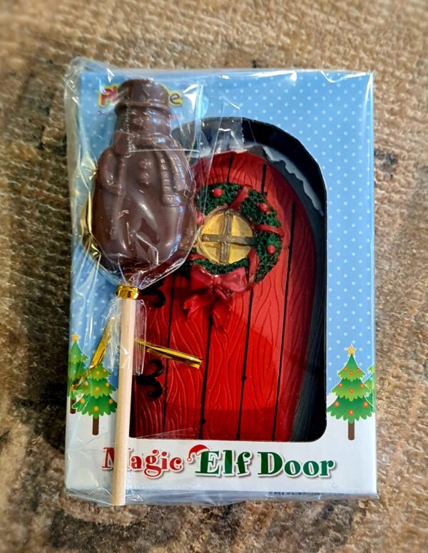 Elf door with lollipop